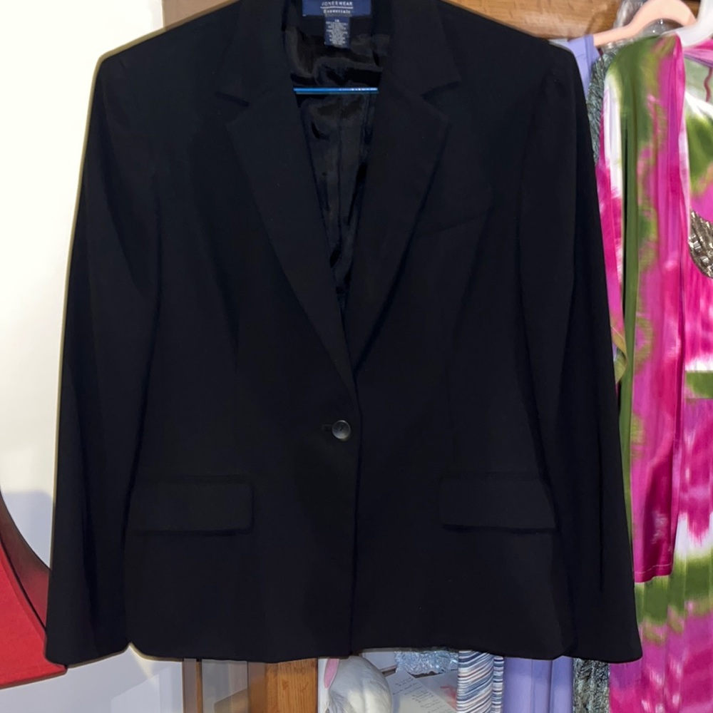 Women’s Jones Wear Black Suit Jacket Blazer, size 14